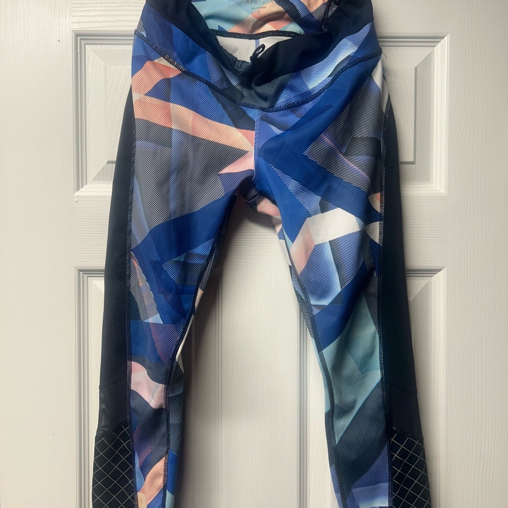 Athleta capri Blue and Pink Geometric Leggings